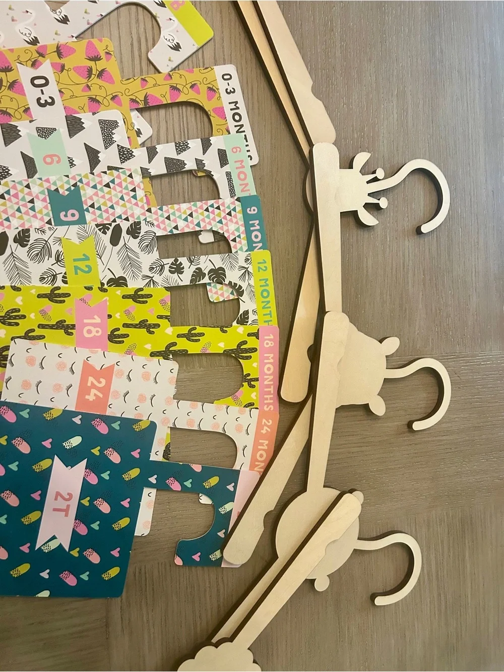 Baby Nursery Closet Organization Bundle – Wooden Animal Hangers & Size Dividers